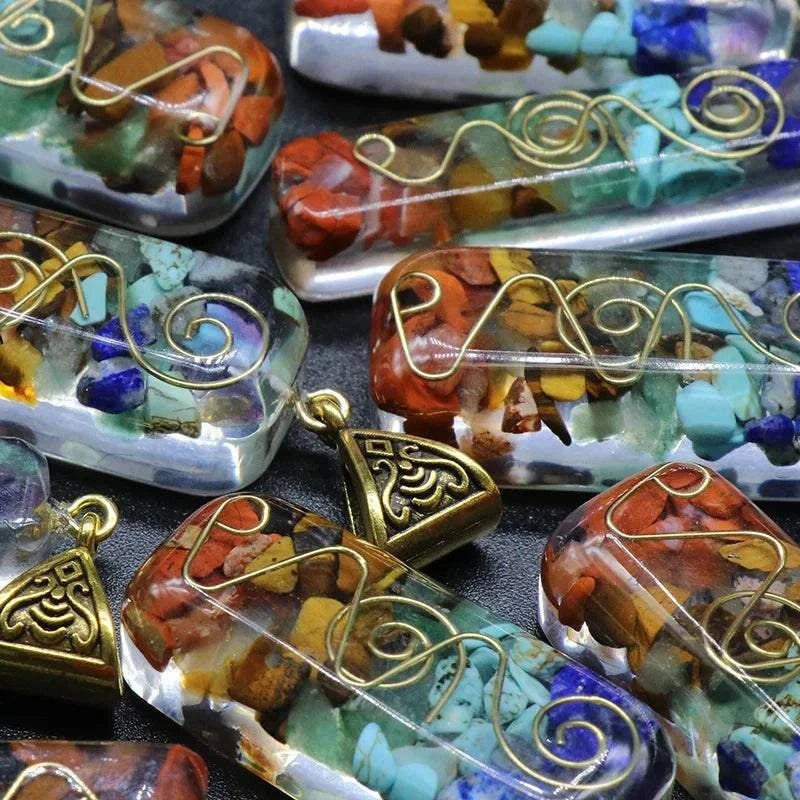 Colorful Gravel Necklace Natural Stone Resin Pendants Chakra Healing Chip Crystal Agate Stone Charms for Jewelry Making Necklace